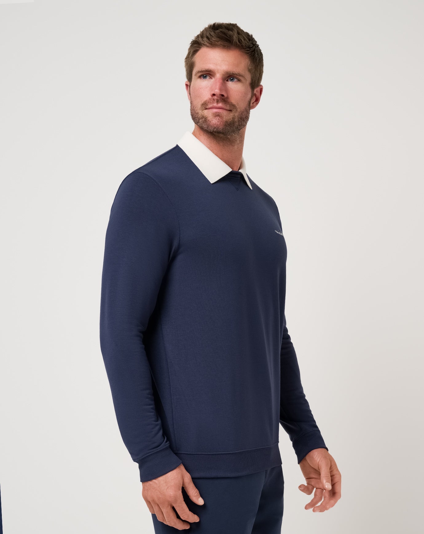 Men Amenities Collar Crew