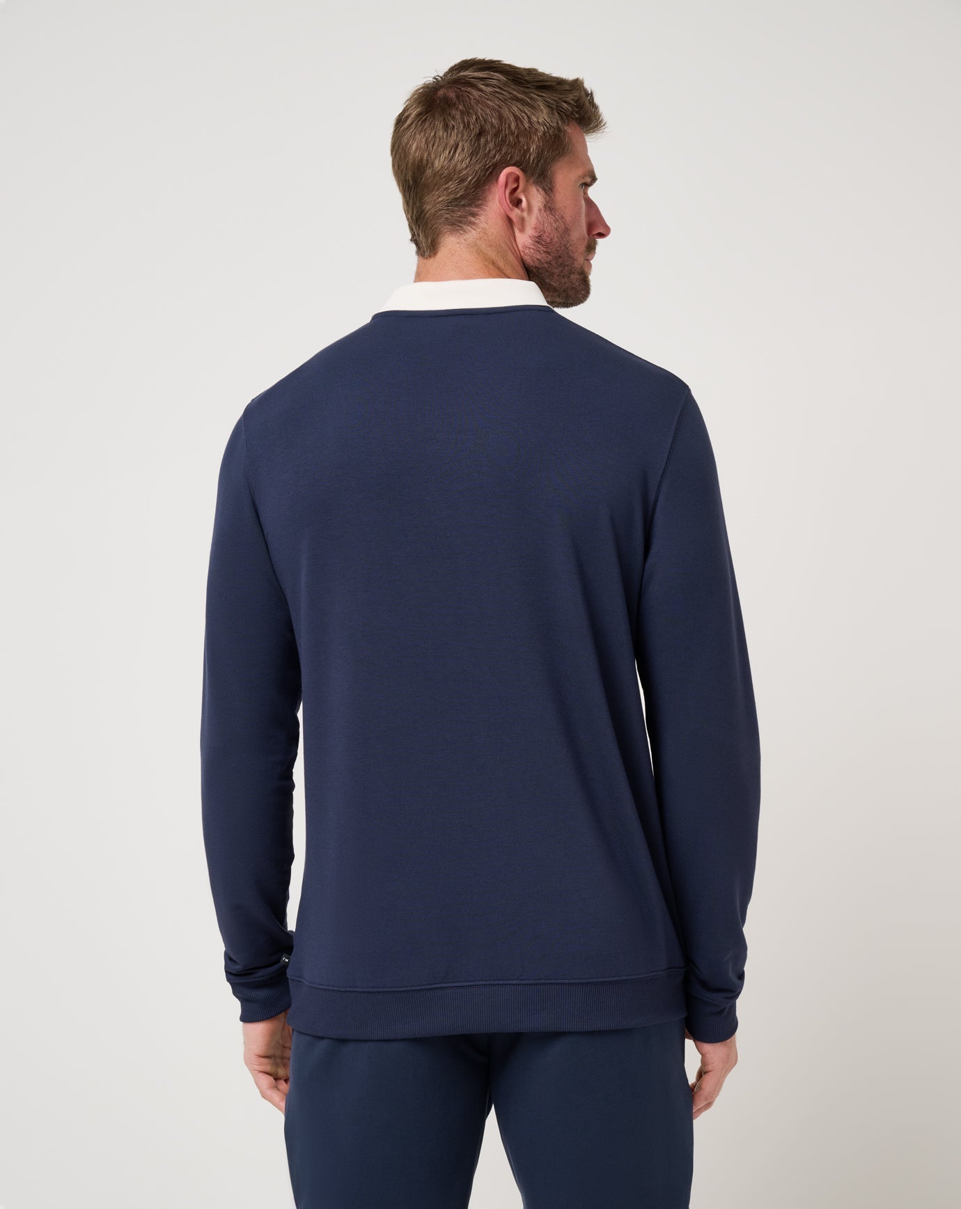 Men Amenities Collar Crew