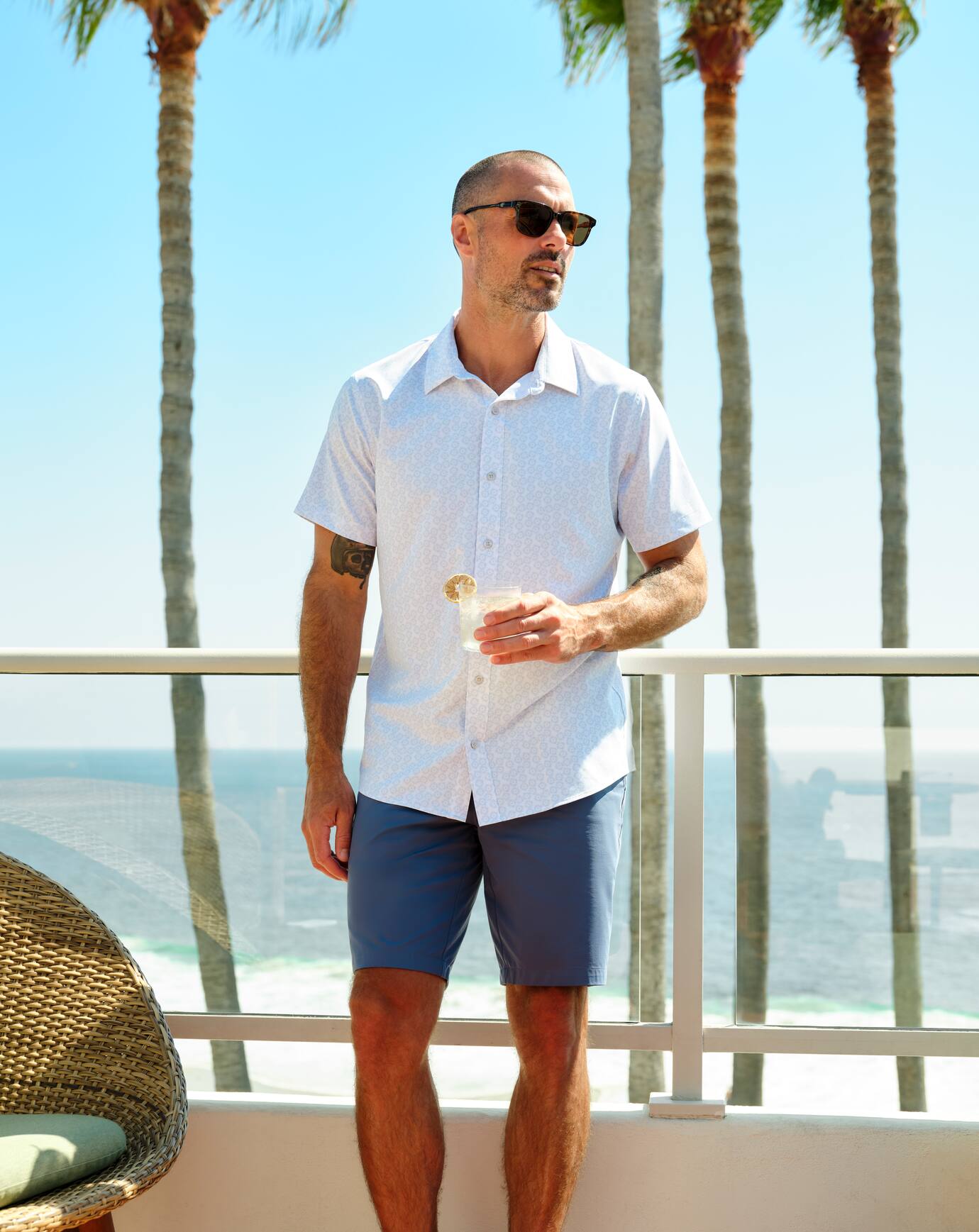 Men Techwoven Sunlight Button-Up