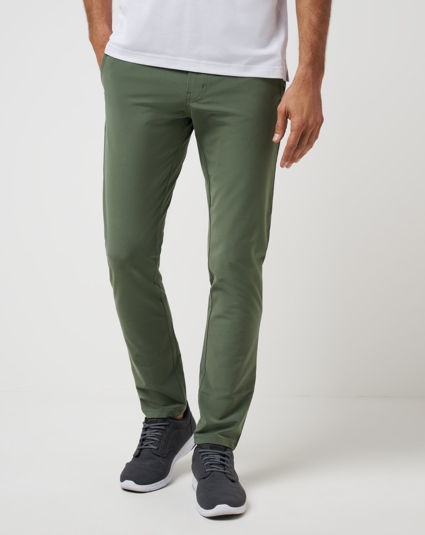 Men|Golf Open To Close Tech Chino Pant
