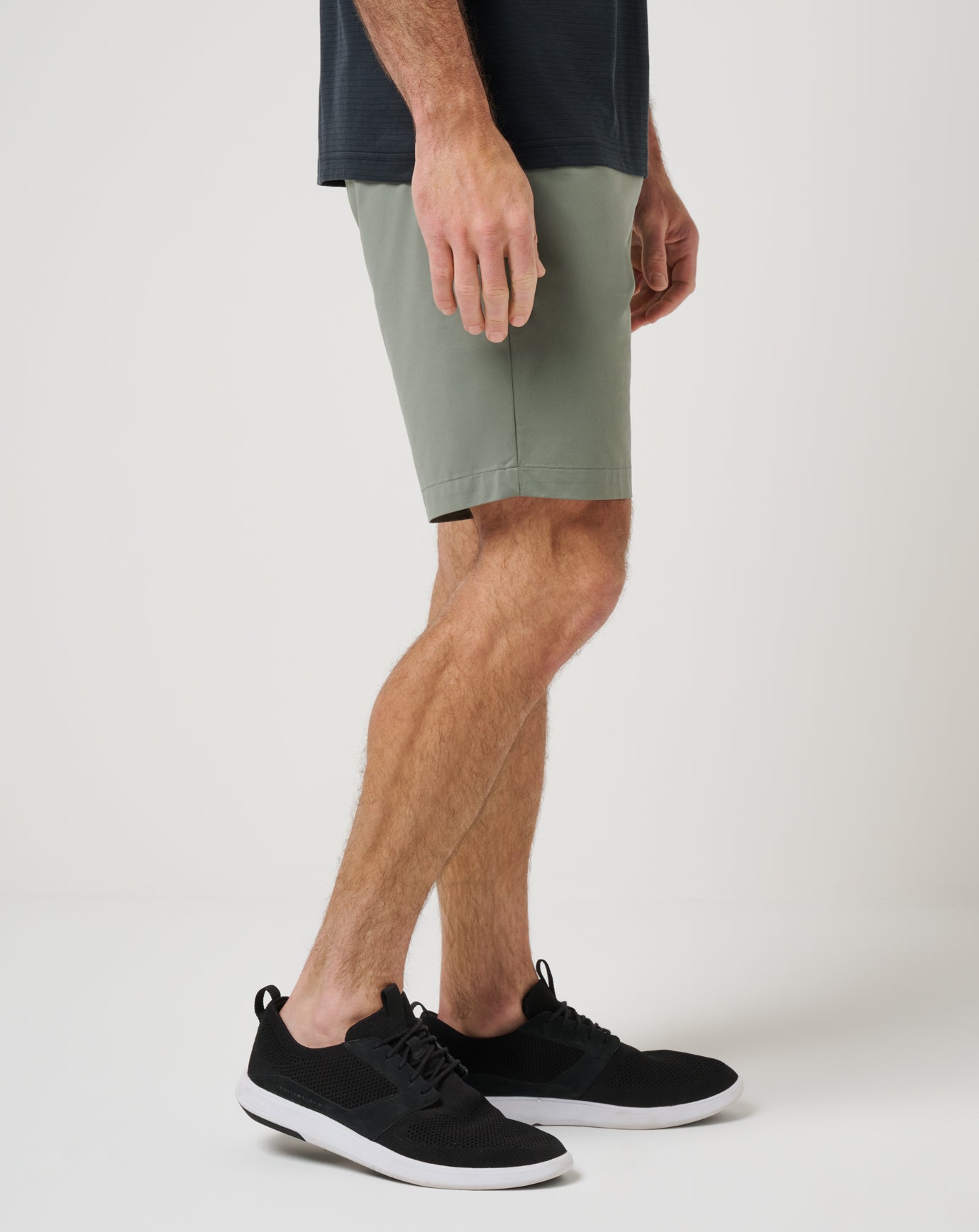 Men Tech Knit Short 9In