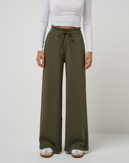 Women Skyloft Soft Wide Leg Pant