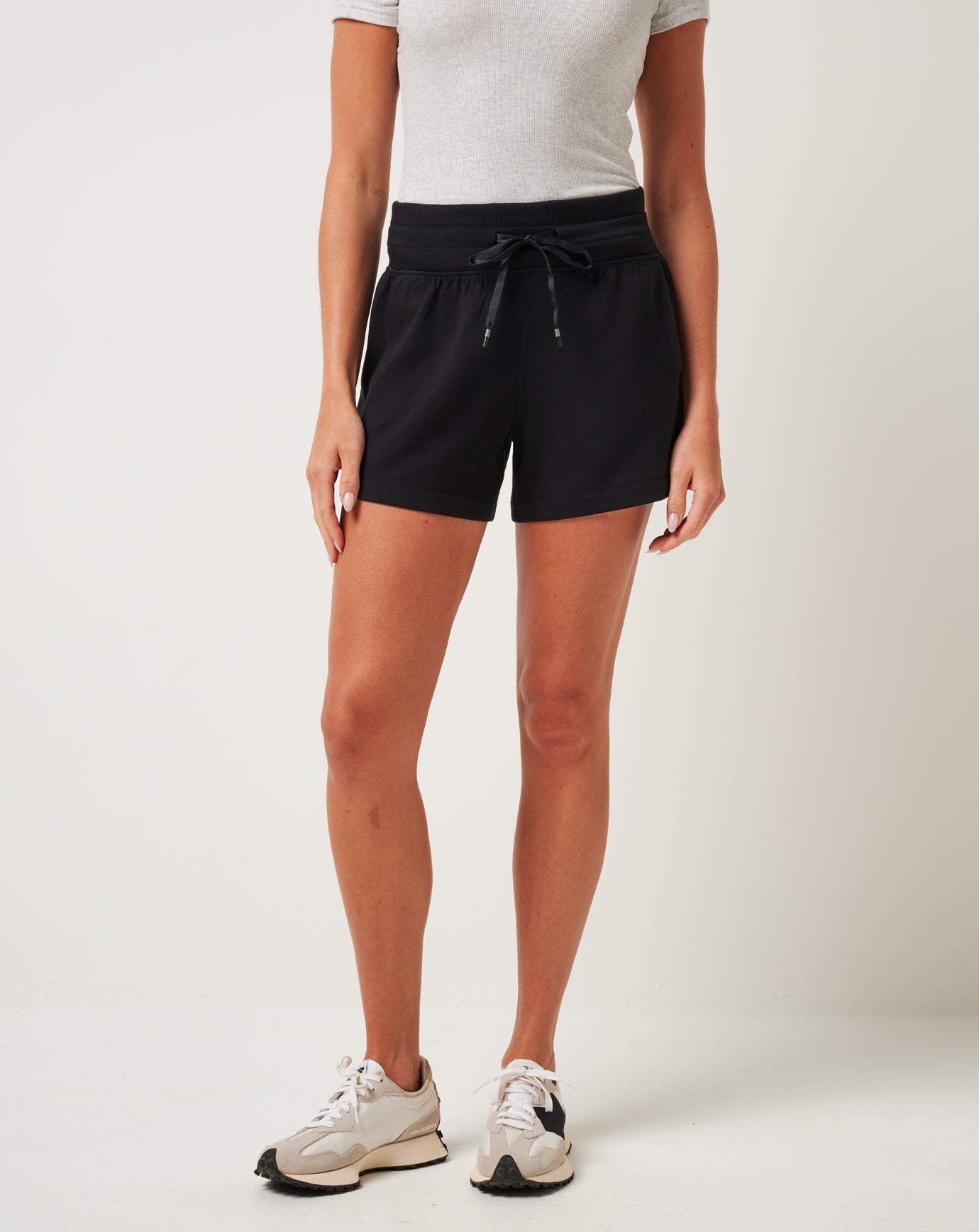 Women Skyloft Soft Tie Short